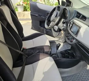 Toyota Yaris 2013 Gray