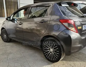 Toyota Yaris 2013 Gray