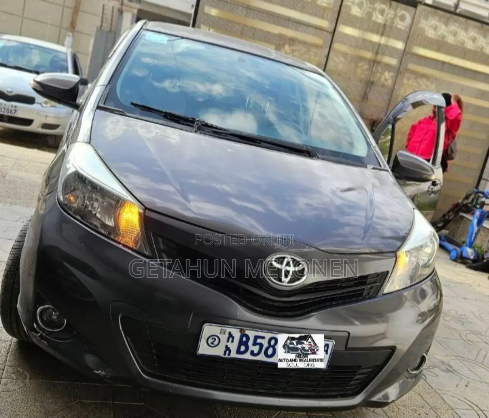 Toyota Yaris 2013 Gray