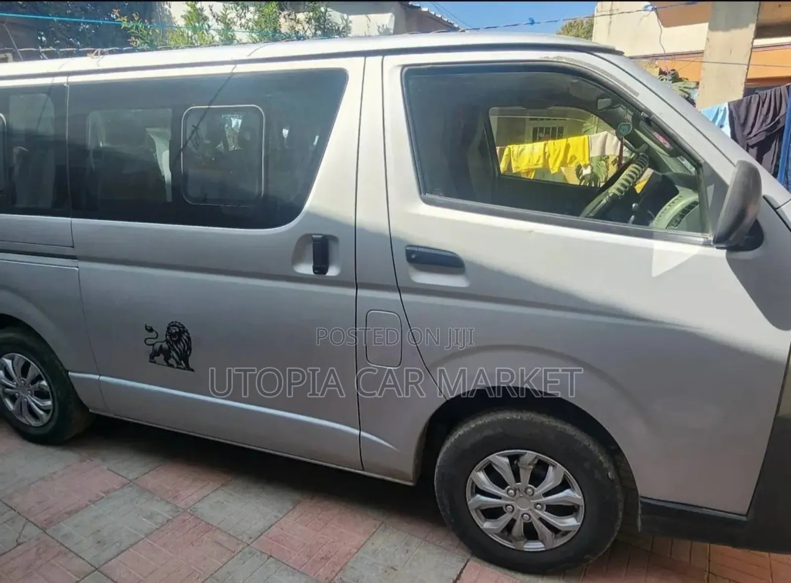 Toyota HiAce 2018 Silver