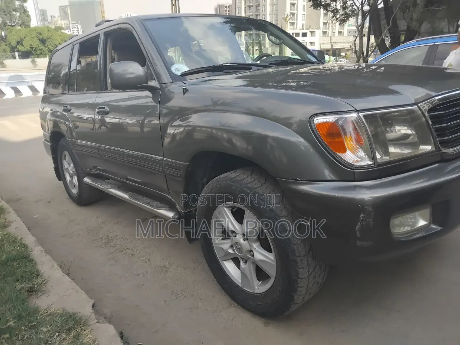 Toyota Land Cruiser 2001 Gray