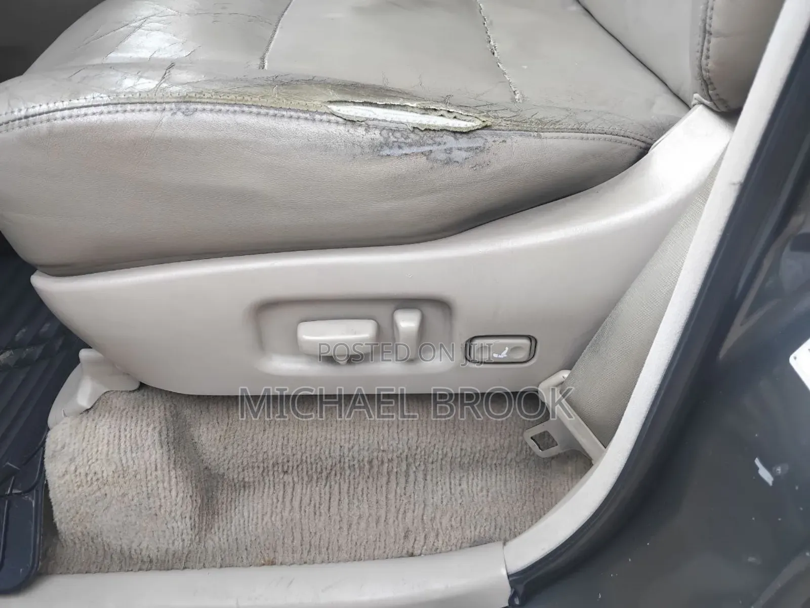 Toyota Land Cruiser 2001 Gray