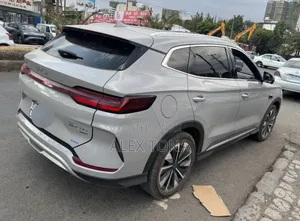 BYD Song Plus 2025 White