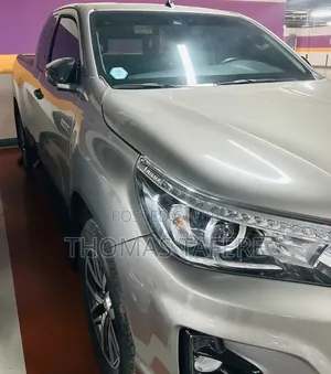 Toyota Hilux 2020 Gold