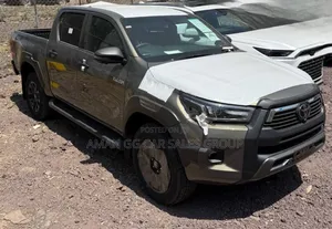 Toyota Hilux 2025 Gray