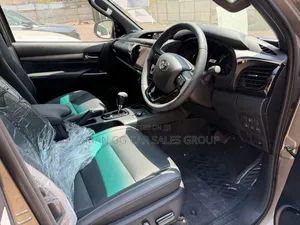 Toyota Hilux 2025 Gray