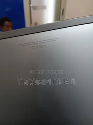 New Laptop Apple MacBook Pro 2018 8GB Intel Core I5 SSD 512GB