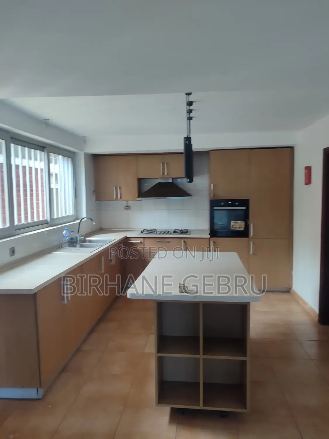 G+2 House Rent for Resturant or Living