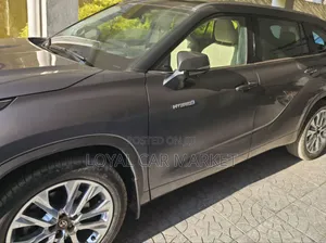 Toyota Highlander Hybrid Limited AWD 2023 Gray