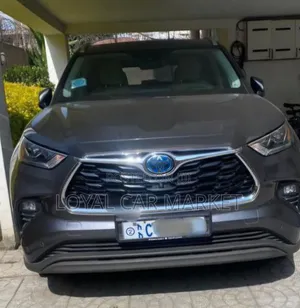 Toyota Highlander Hybrid Limited AWD 2023 Gray
