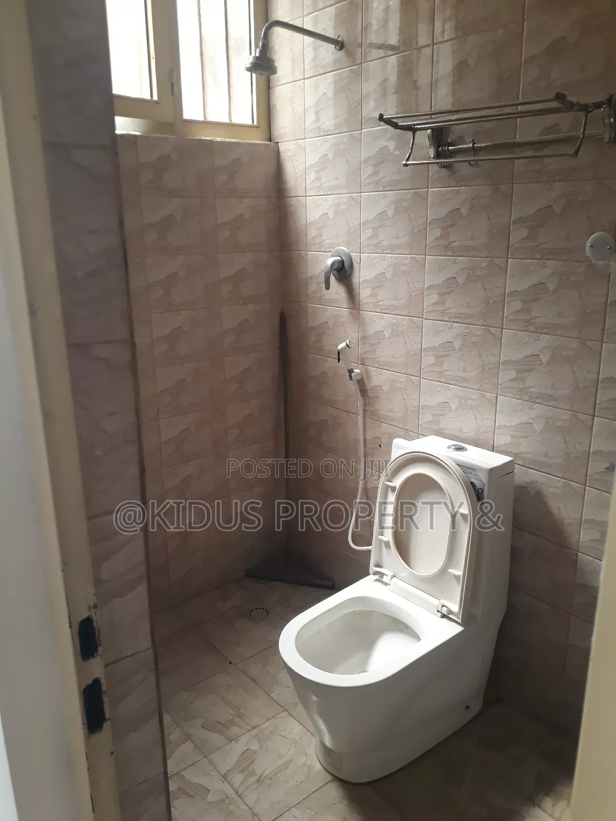 4bdrm House in Nasswe Real State, Nifas Silk-Lafto for rent