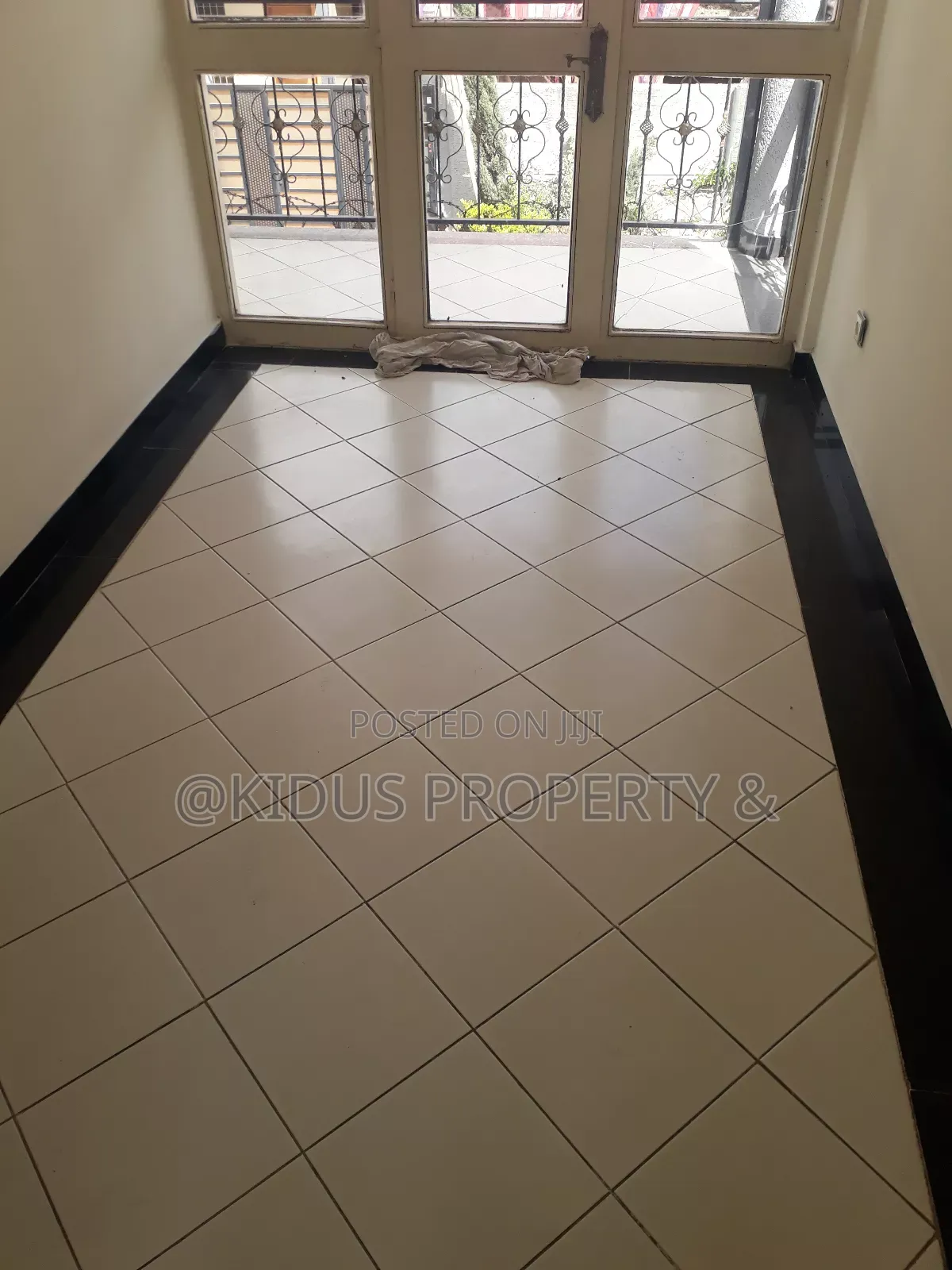 4bdrm House in Nasswe Real State, Nifas Silk-Lafto for rent