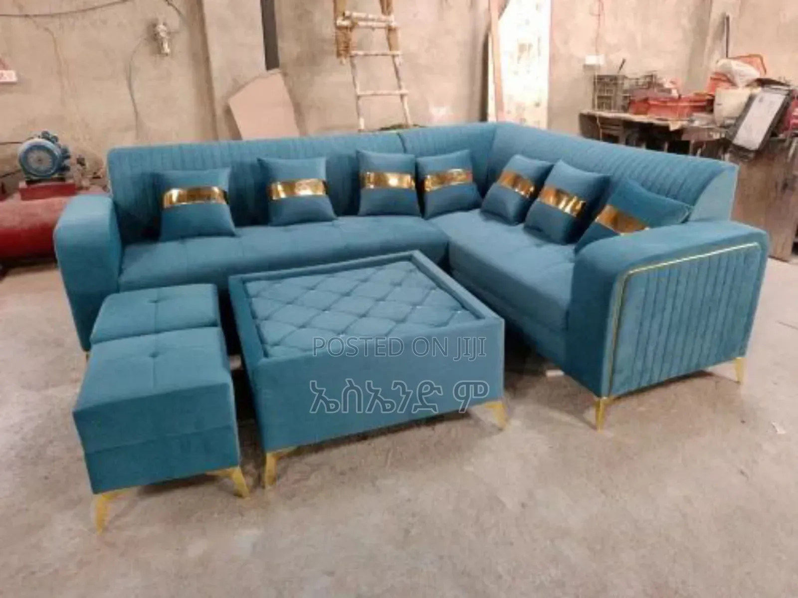 Snore Seats Sofa With Table Design