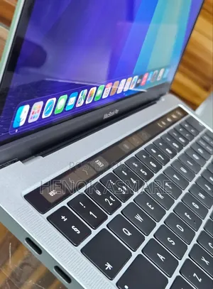 New Laptop Apple MacBook Pro 2019 8GB Intel Core I5 SSD 128GB