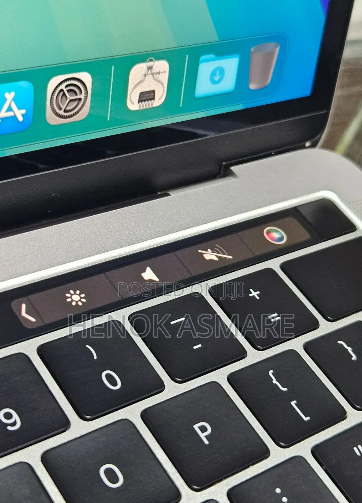 New Laptop Apple MacBook Pro 2019 8GB Intel Core I5 SSD 128GB