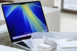 New Laptop Apple MacBook Air 2025 M4 15-Inch 16GB Intel SSD 256GB