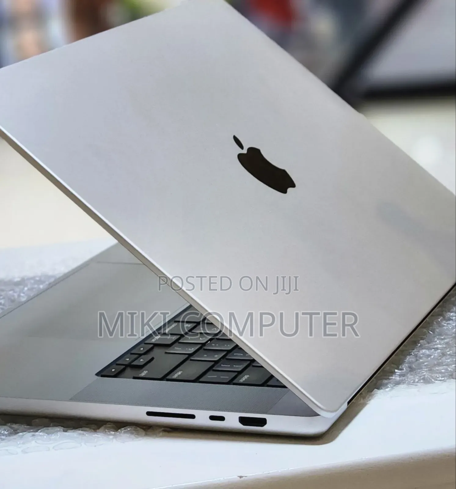 New Laptop Apple MacBook Air 2025 M4 15-Inch 16GB Intel SSD 256GB