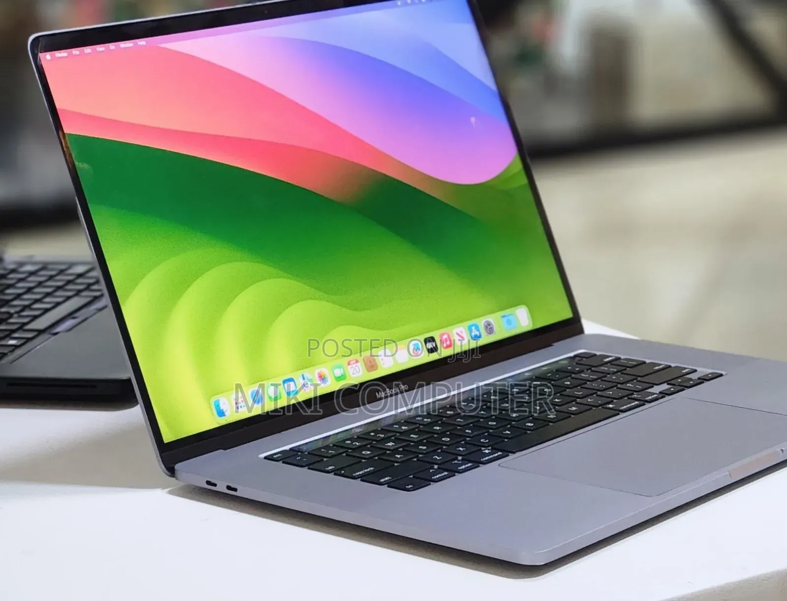 New Laptop Apple MacBook Air 2019 8GB Intel Core I5 SSD 256GB