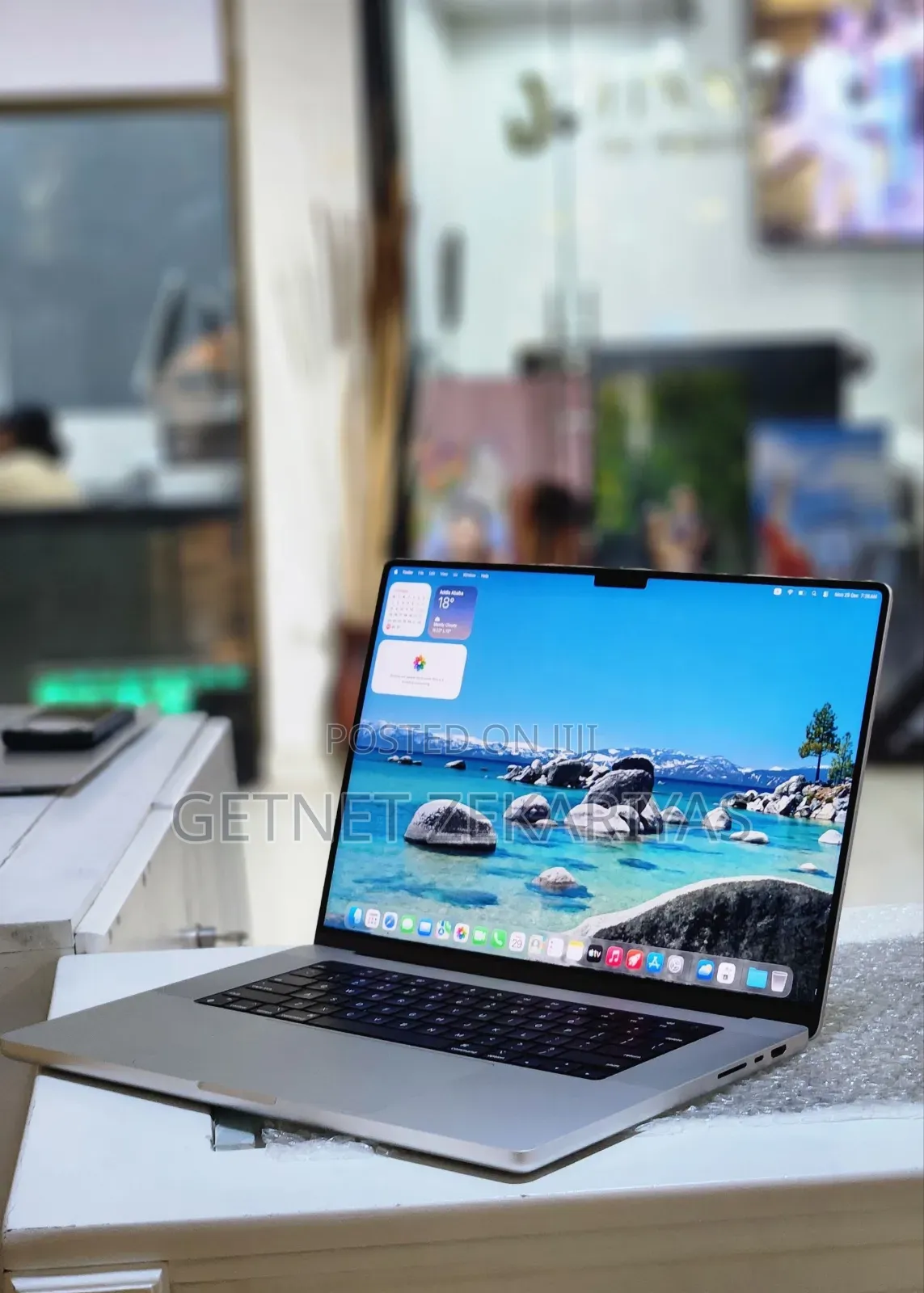 New Laptop Apple MacBook Pro M1 32GB Apple M1 Pro SSD 512GB