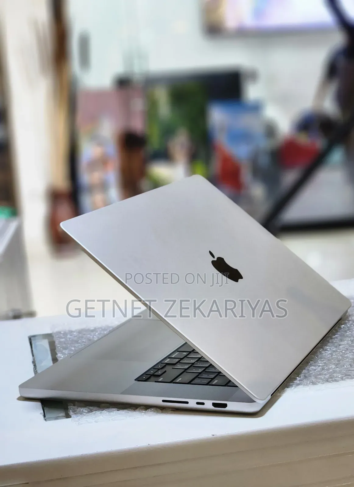 New Laptop Apple MacBook Pro M1 32GB Apple M1 Pro SSD 512GB