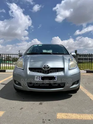 Photo - Toyota Yaris 2008 Gray