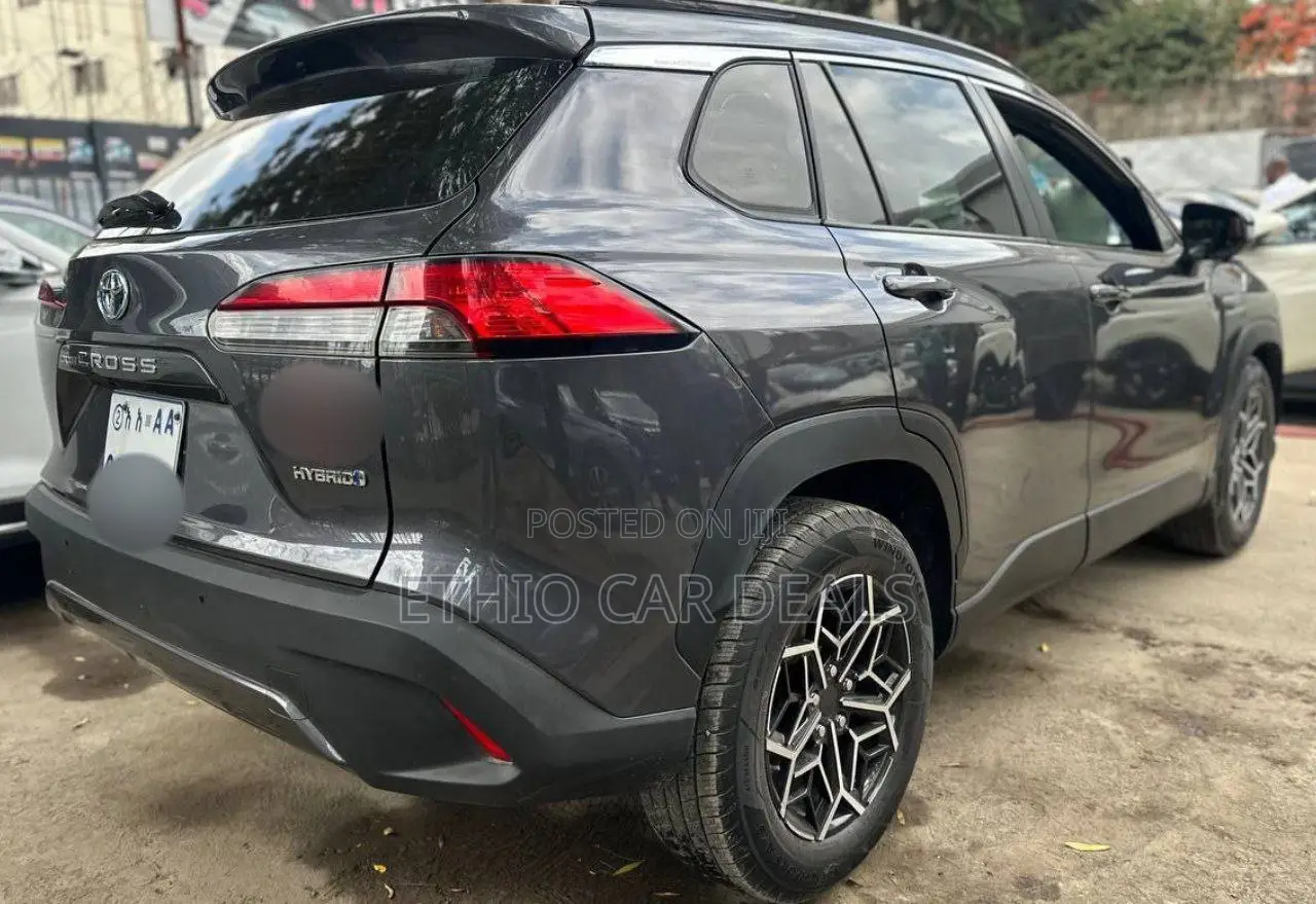 Toyota Corolla Cross Hybrid 2023 Blue