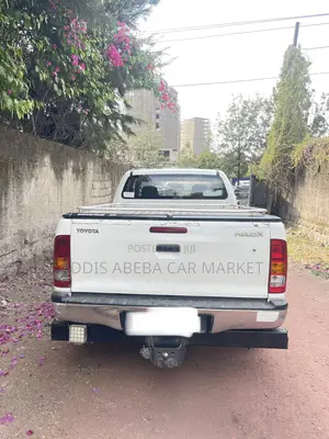 Toyota Hilux 2010 White