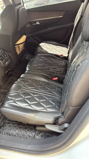 Peugeot 5008 2022 White