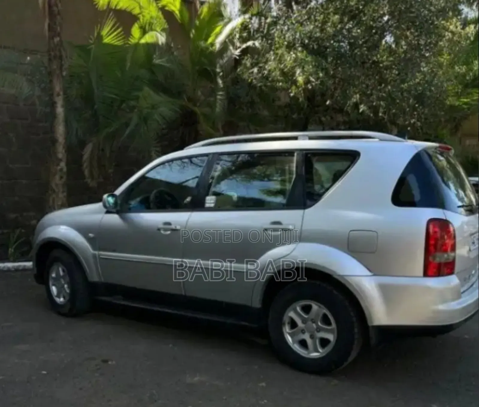 Mahindra XUV500 2011 Silver