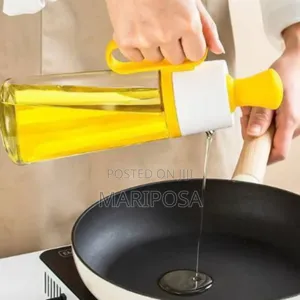 Integrated Brushing And Pouring Seasoning Bottle