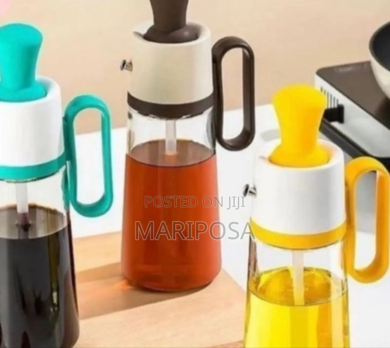 Integrated Brushing And Pouring Seasoning Bottle