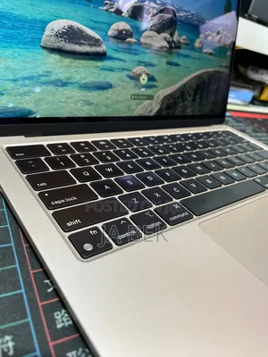 New Laptop Apple MacBook Air 2022 M2 16GB Apple M2 SSD 256GB