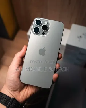 Photo - New Apple iPhone 16 Pro Max 512 GB Silver