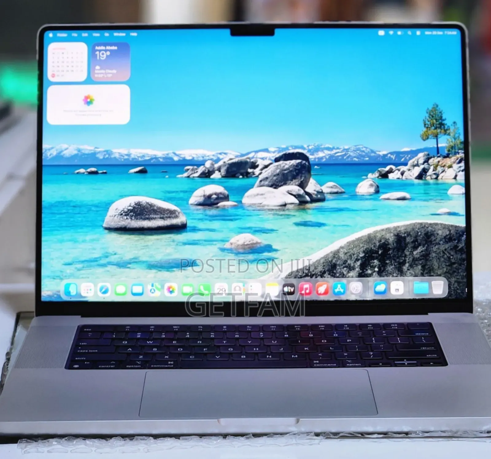 New Laptop Apple MacBook Pro M1 32GB Apple M1 SSD 32GB