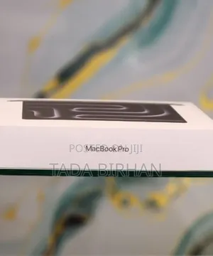 New Laptop Apple Macbook Pro 2025 M5 14-Inch 16GB Apple M5 SSD 512GB