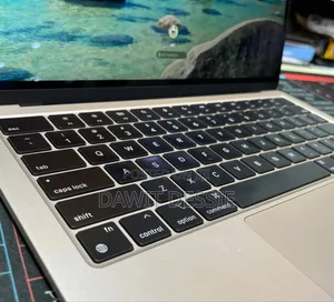 New Laptop Apple MacBook Air 2022 M2 16GB Apple M2 SSD 256GB