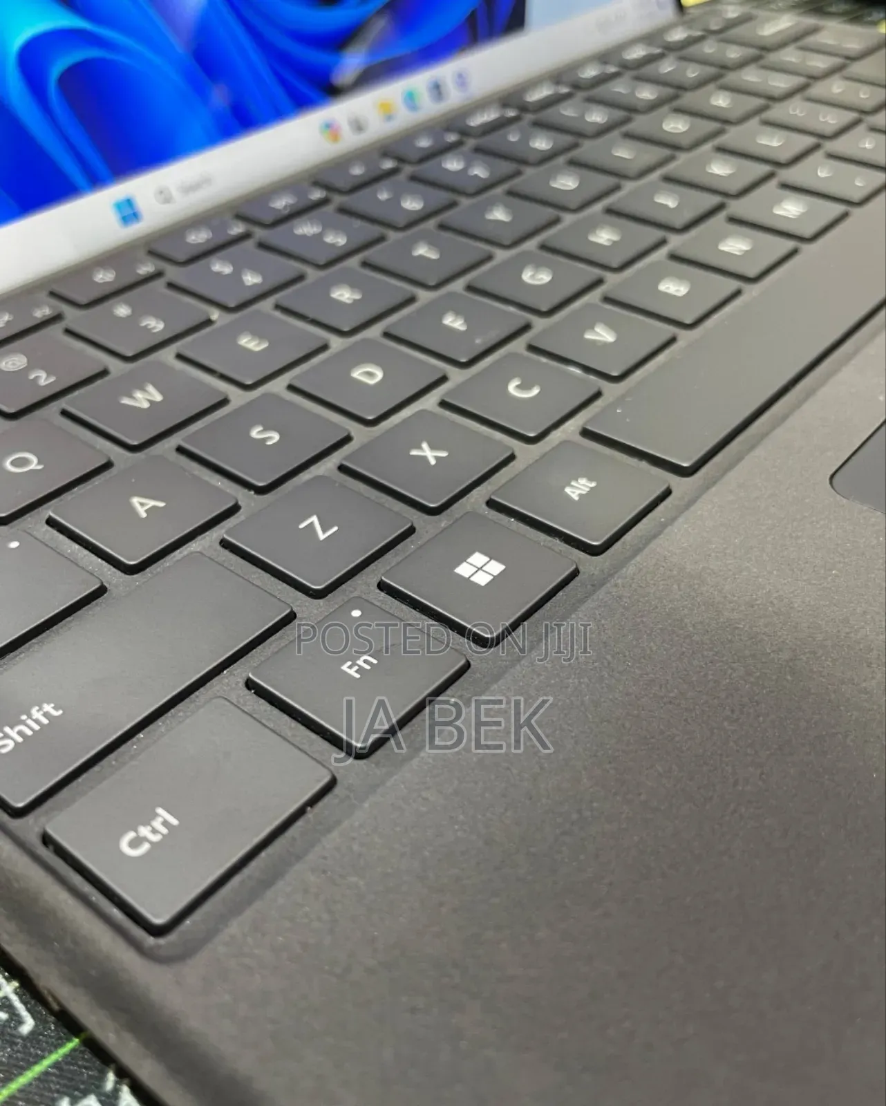 New Laptop Microsoft Surface Pro 8 16GB Intel Core I7 SSD 512GB