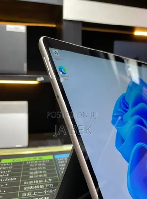 New Laptop Microsoft Surface Pro 8 16GB Intel Core I7 SSD 512GB