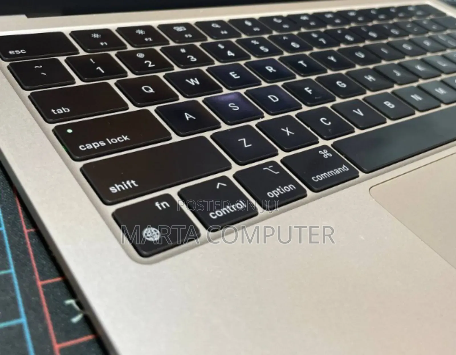 New Laptop Apple MacBook Air 2022 M2 16GB Apple M2 SSD 256GB