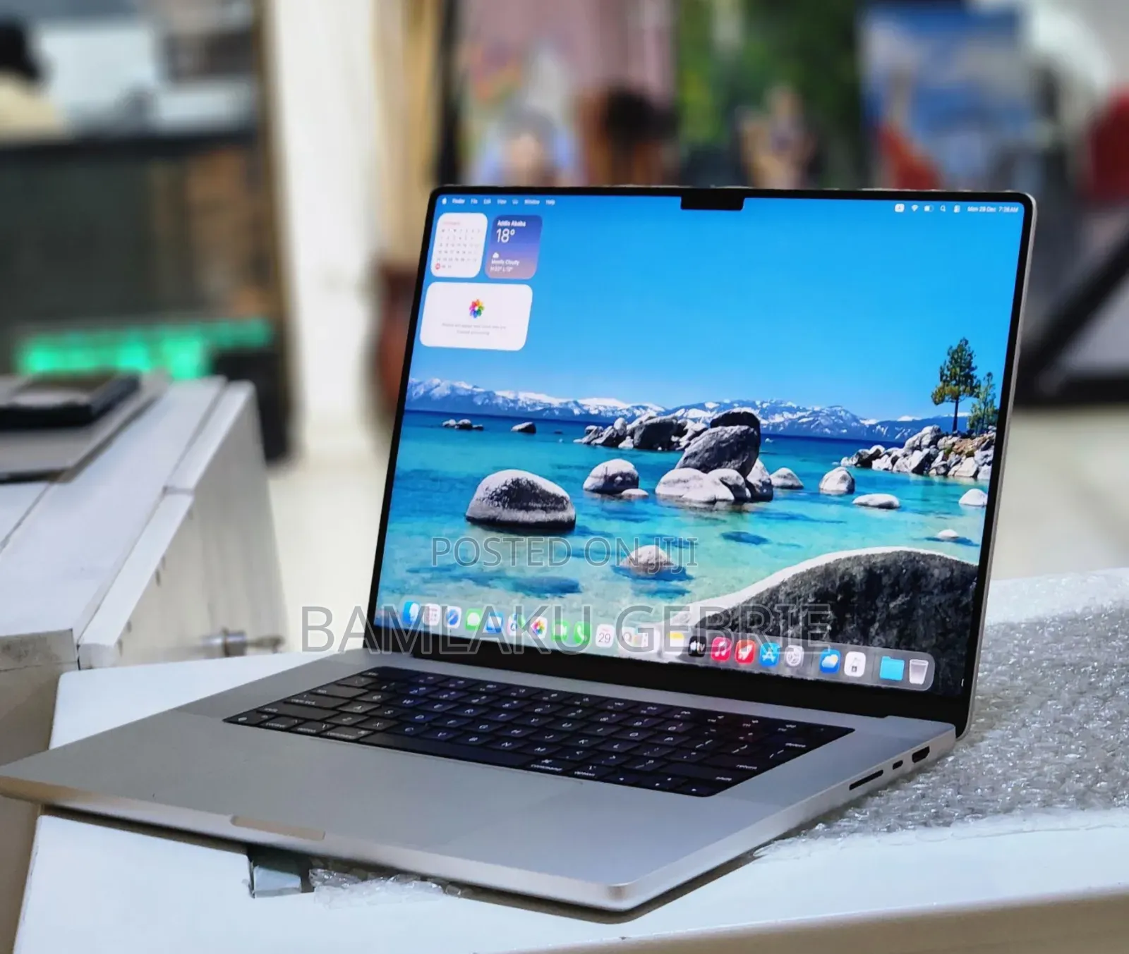 New Laptop Apple MacBook Pro M1 32GB Apple M1 Pro SSD 512GB