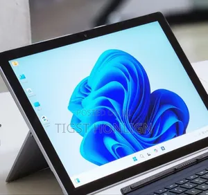 New Laptop Microsoft Surface 8GB Intel Core I7 SSD 256GB