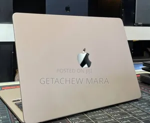 New Laptop Apple MacBook Air 2022 M2 16GB Intel SSD 256GB