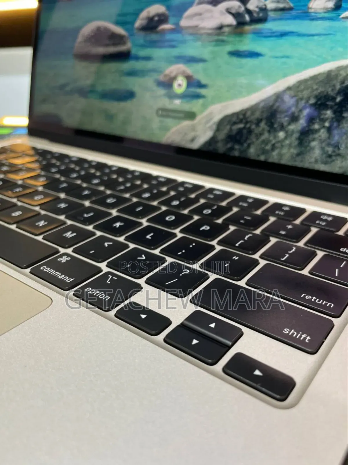 New Laptop Apple MacBook Air 2022 M2 16GB Intel SSD 256GB