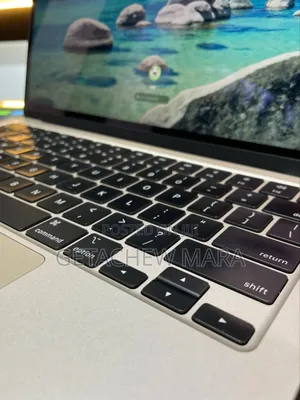 New Laptop Apple MacBook Air 2022 M2 16GB Intel SSD 256GB