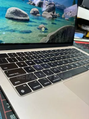 New Laptop Apple MacBook Air 2022 M2 16GB Intel SSD 256GB