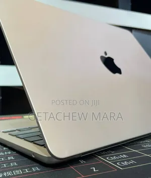 New Laptop Apple MacBook Air 2022 M2 16GB Intel SSD 256GB