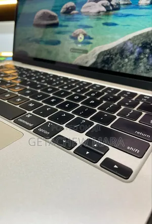 New Laptop Apple MacBook Pro 2022 M2 16GB Intel SSD 256GB