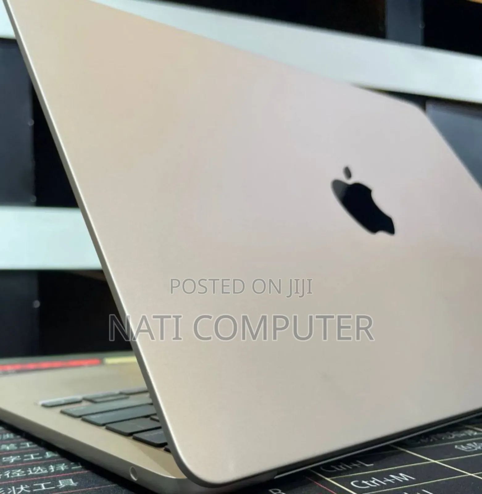 New Laptop Apple MacBook Air 2022 M2 16GB Apple M2 SSD 256GB