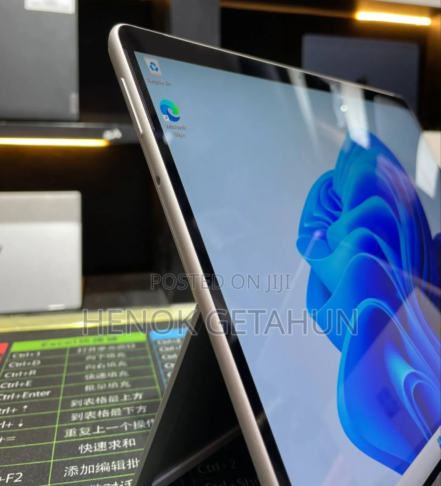 New Laptop Microsoft Surface Pro 8 16GB Intel Core I7 SSD 256GB