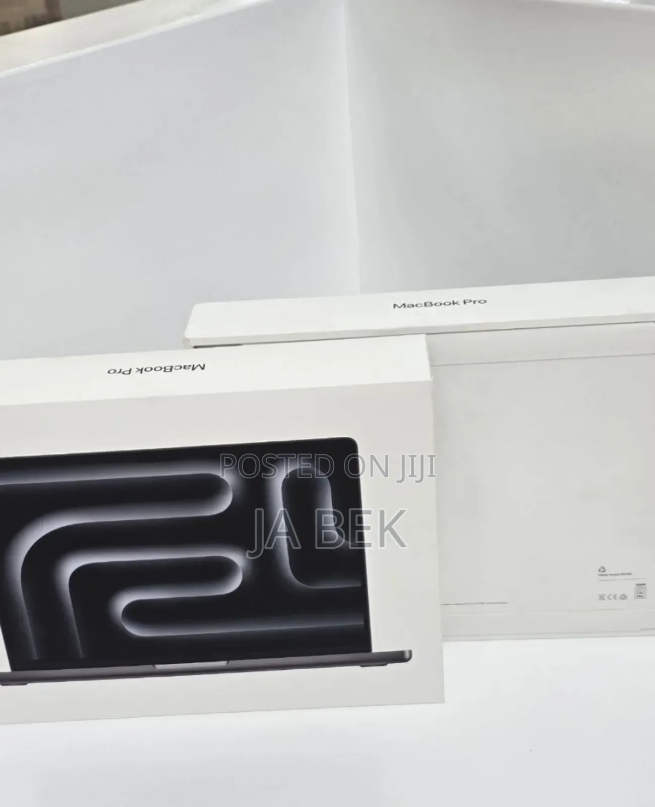 New Laptop Apple MacBook Pro 2024 M4 14-Inch 16GB Apple M4 Pro SSD 1T